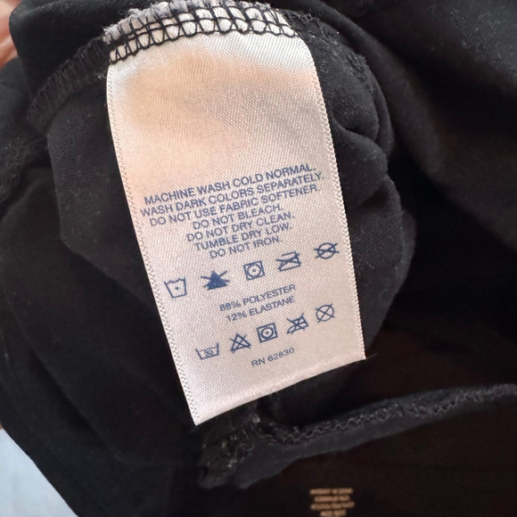 Women's Lands' End Black Capris 2X - Picture 9 of 10